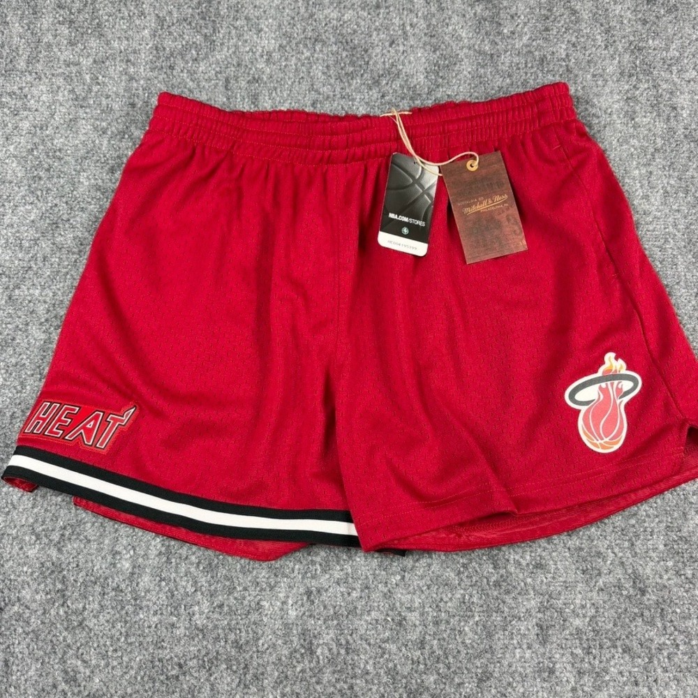 Mitchell & Ness Miami Heat Shorts Women XL Red Jump Shot Hardwood Classics Mesh